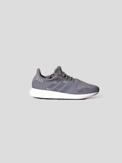 ADIDAS SWIFT RUN