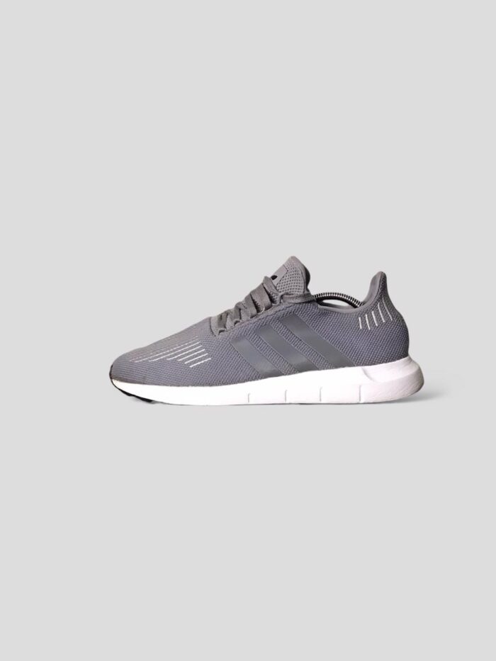 ADIDAS SWIFT RUN - Image 2